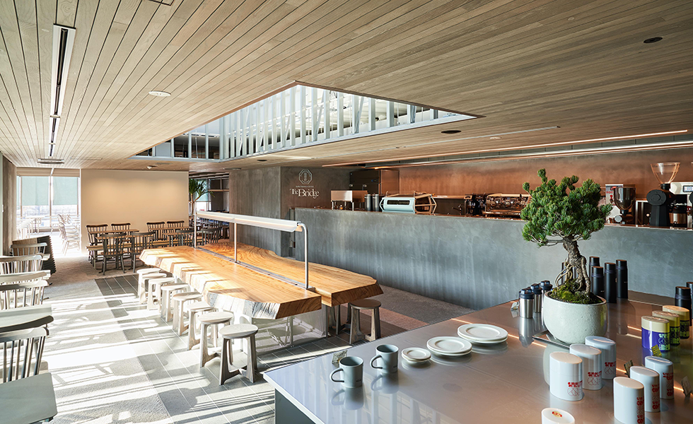 The Bridge 原宿駅